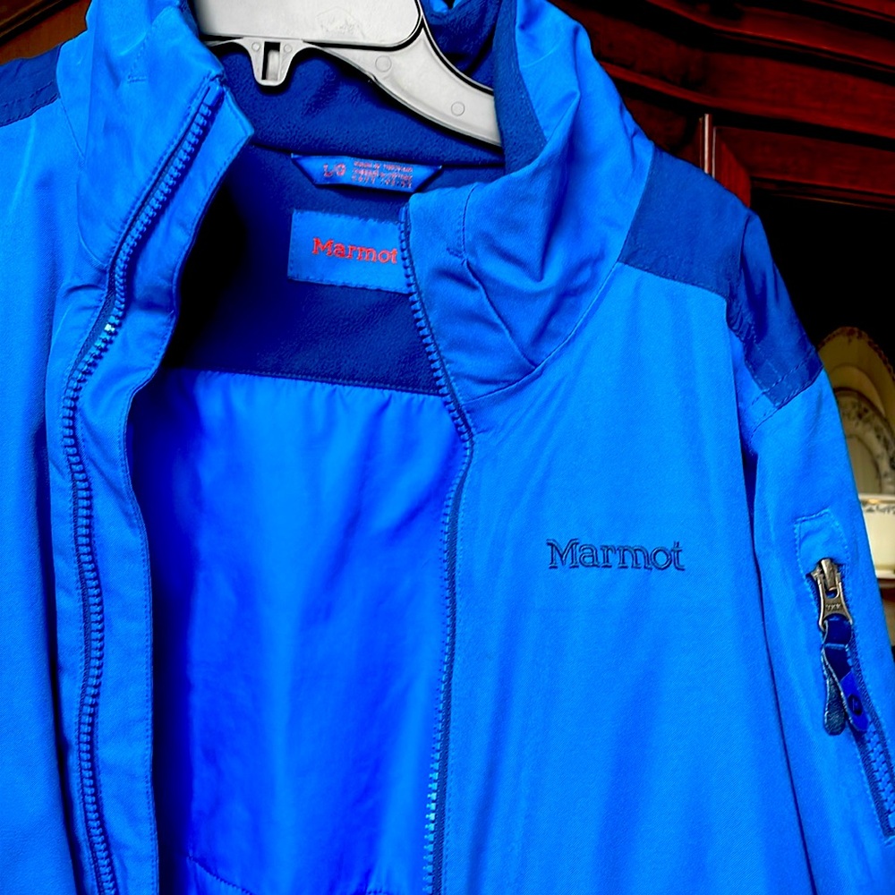 Large Marmot ski jacket coat